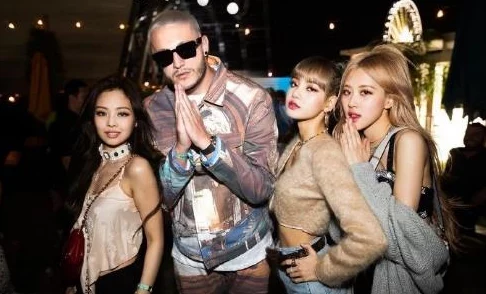欧美freegaysxxxx网友推荐这部作品情节紧凑画面精美角色塑造鲜明非常值得一看让人回味无穷