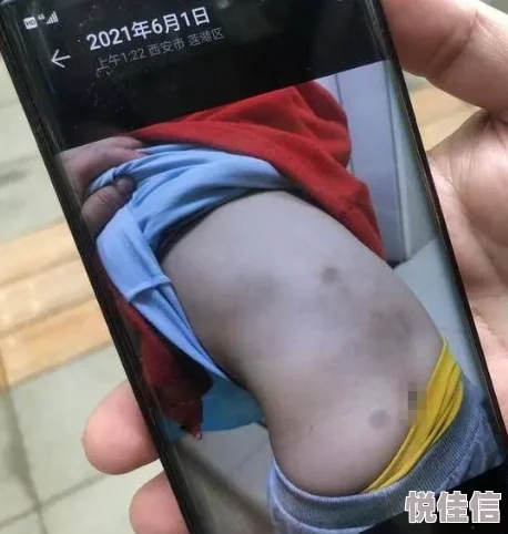 陨石流动击腹vk坐肚子疑似虐待儿童视频引网友愤怒举报